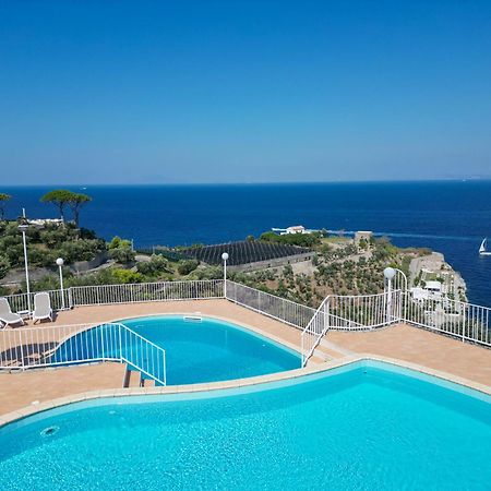 Villaggio Villa Lubrense 마사루브렌세 외부 사진