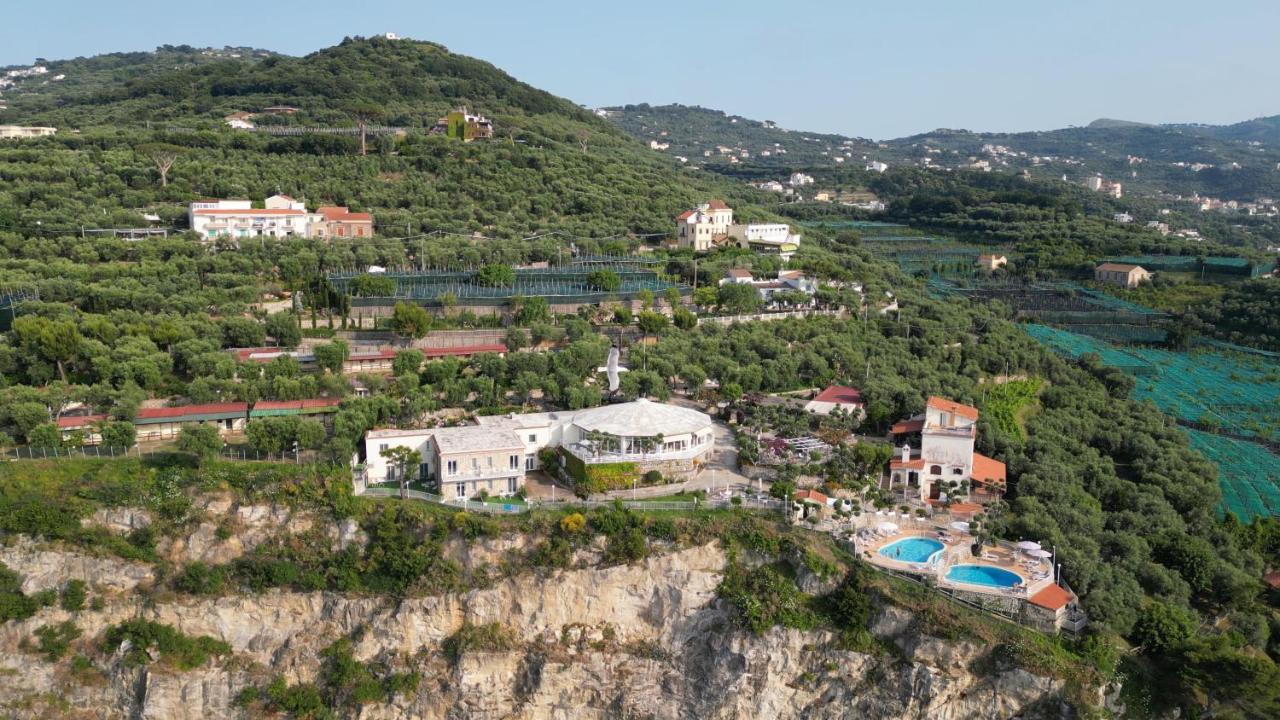 Villaggio Villa Lubrense 마사루브렌세 외부 사진