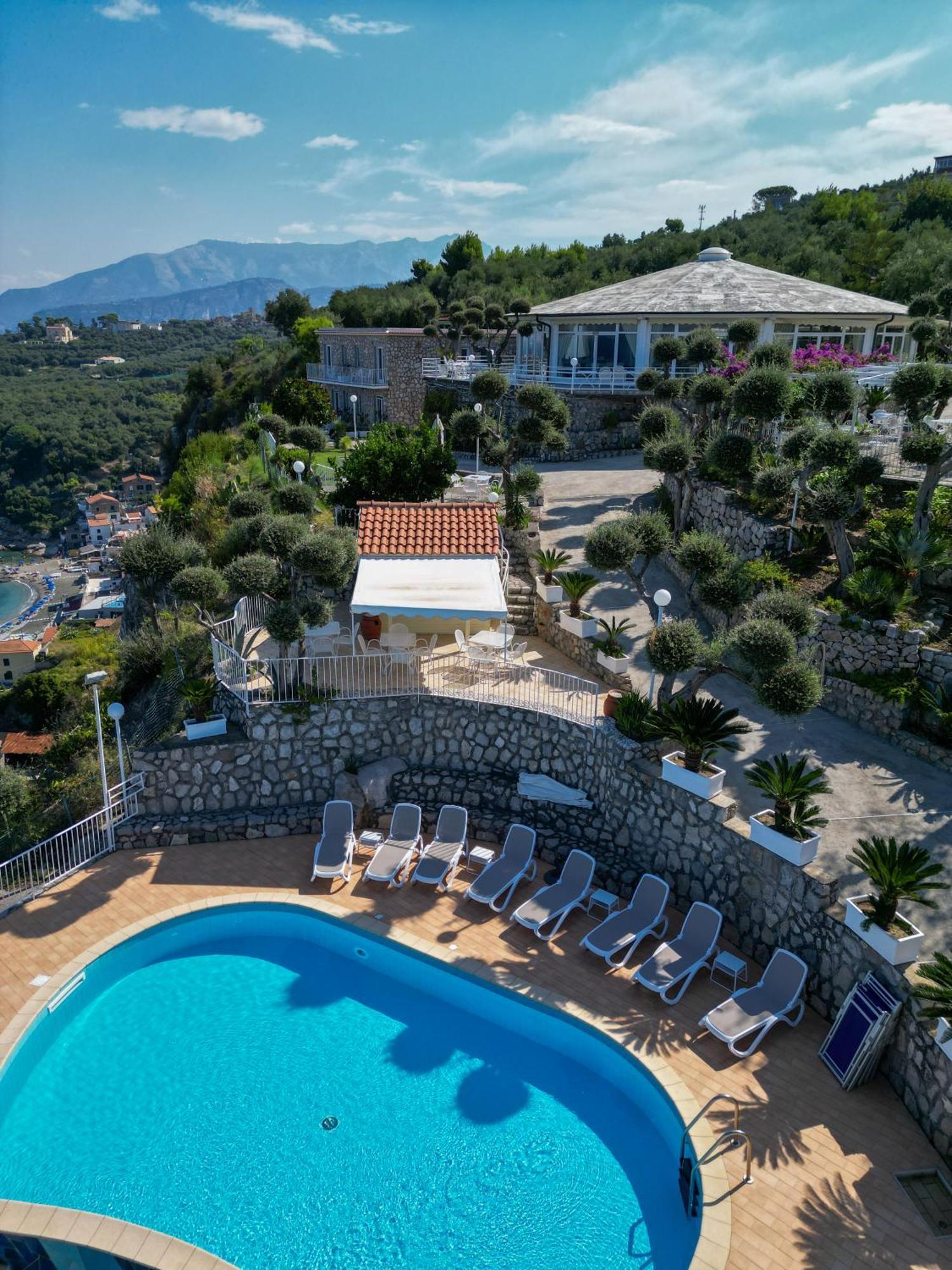 Villaggio Villa Lubrense 마사루브렌세 외부 사진