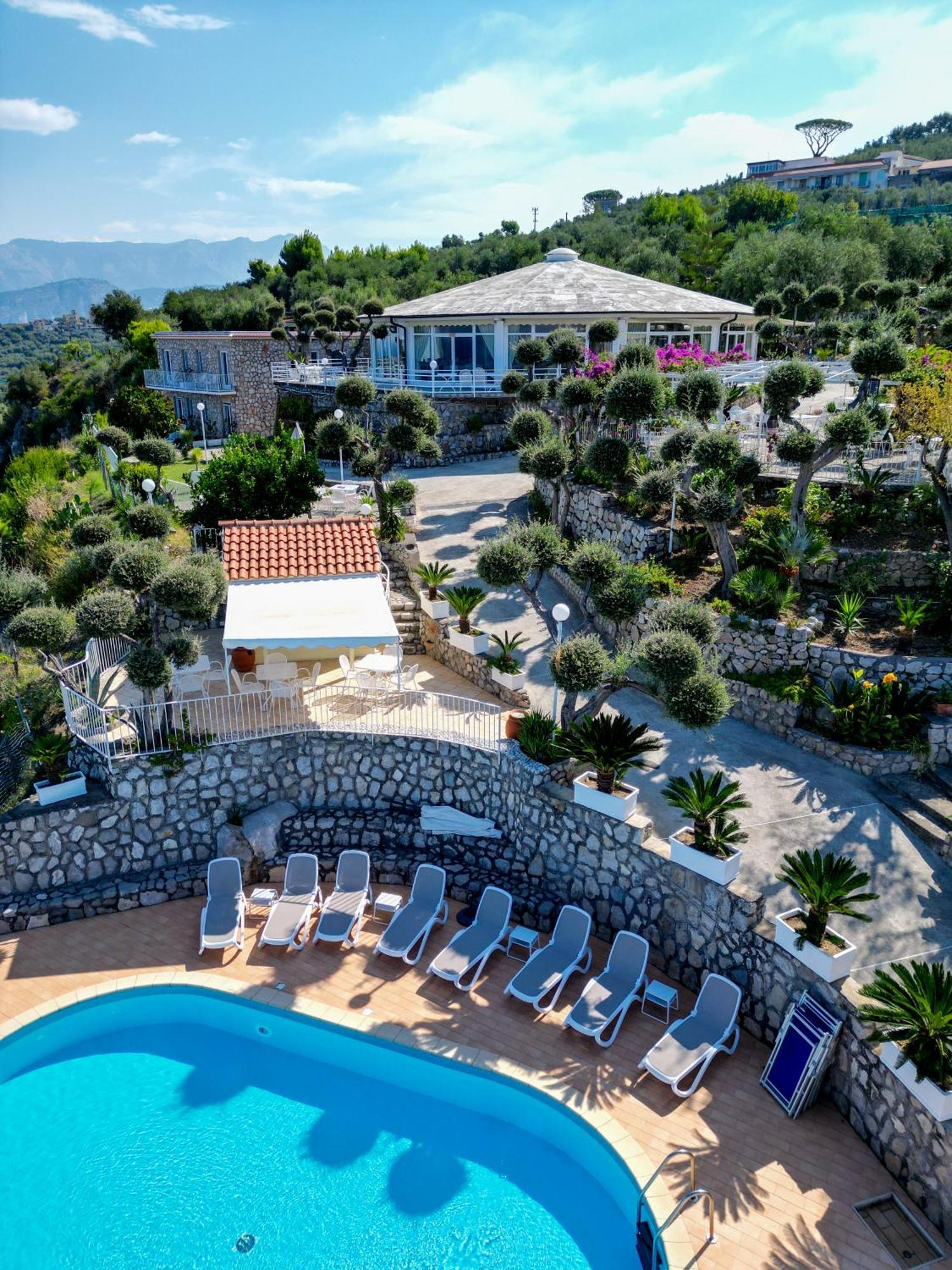 Villaggio Villa Lubrense 마사루브렌세 외부 사진