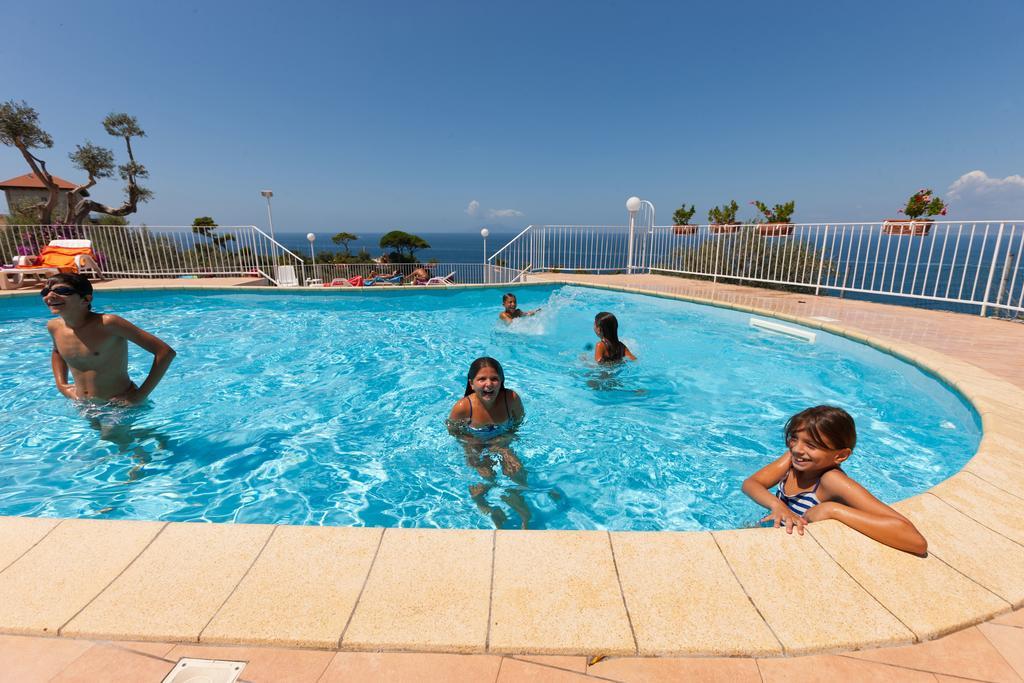 Villaggio Villa Lubrense 마사루브렌세 외부 사진