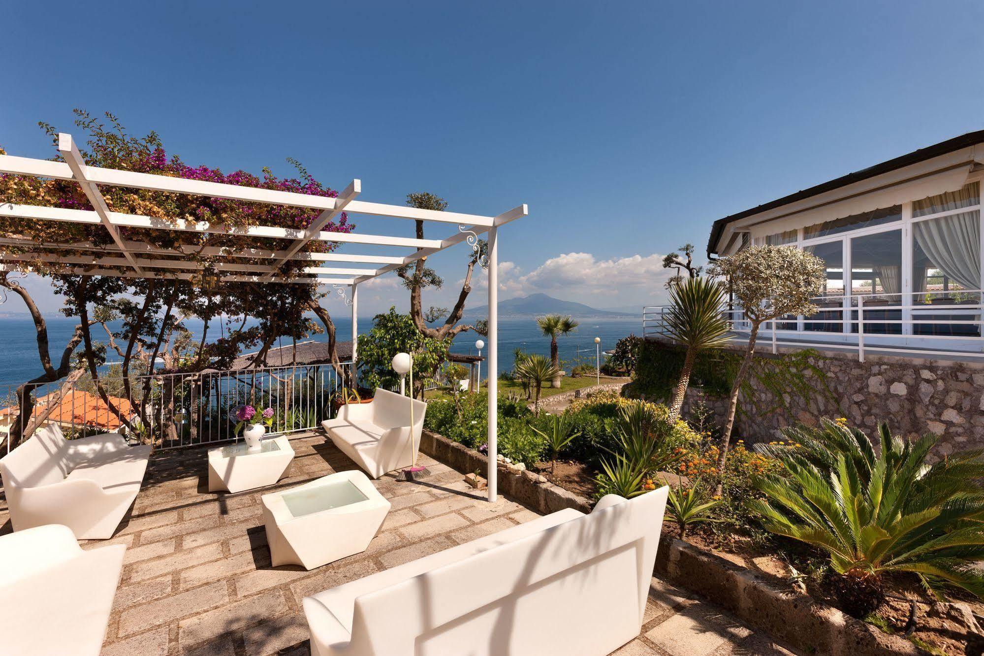 Villaggio Villa Lubrense 마사루브렌세 외부 사진